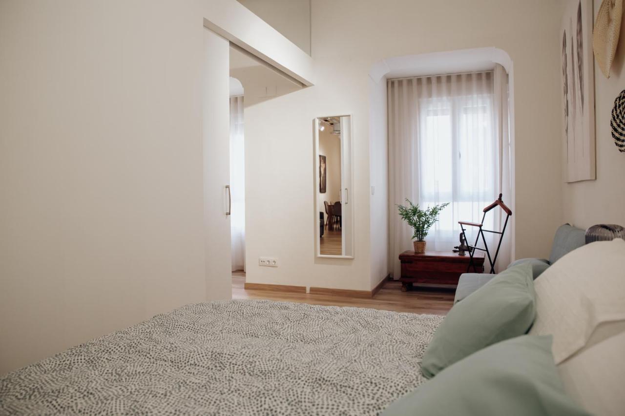 Apartamento Mercadal Apartment ตูเดลา ภายนอก รูปภาพ